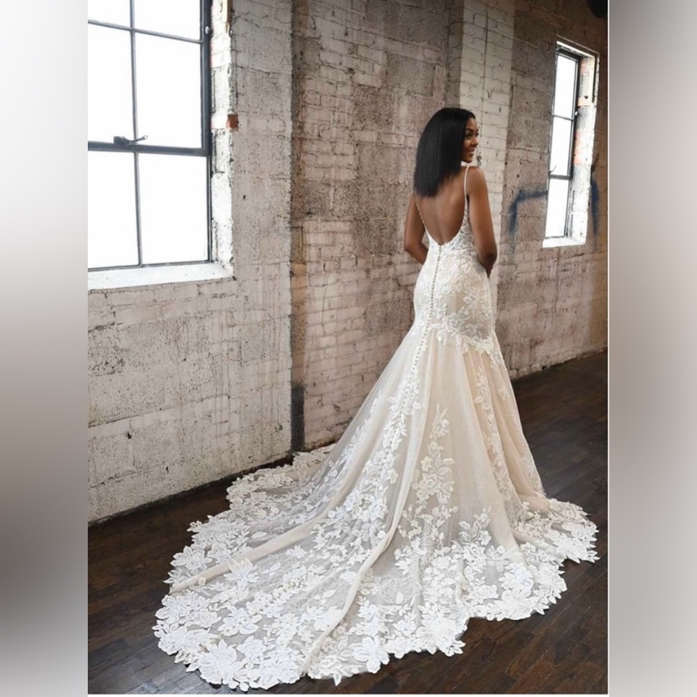 Martina Liana Ivory Lace Wedding Dress